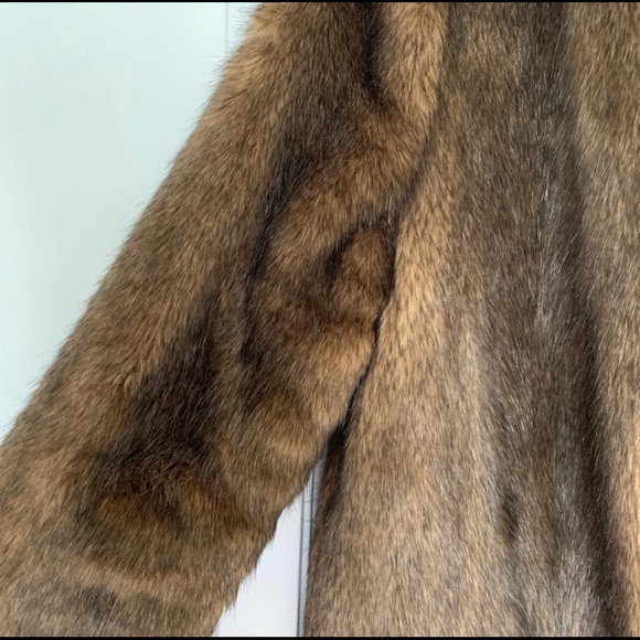 CUTE Faux Fur Jacket - Picture 2 of 3